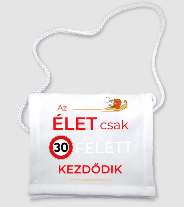  minta fehér pólón