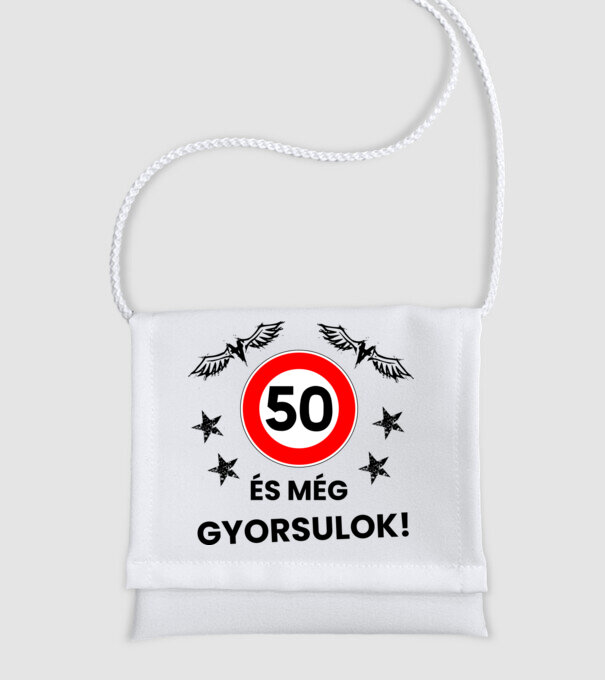  minta fehér pólón