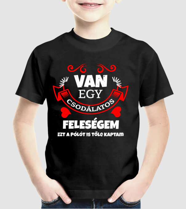  minta fekete pólón